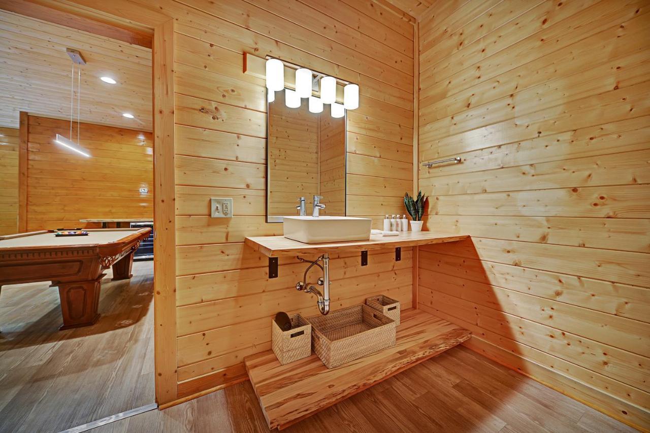 Gorgeous Large Mountain View Cabin W Hot Tub, Free Wifi, Games Villa Sevierville Exterior foto